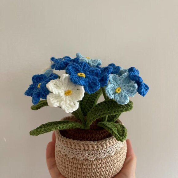 Crocheted Forget-Me-Not Flower Pot Home Or Office Decor - Picture 4 of 6